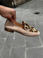 Mocassini scarpe donna Divine Follie in vera pelle leopardo Beige Made in italy