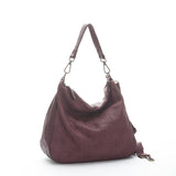 Borsa a spalla donna  in morbida pelle di vitello made in Italy, lavato e tinto in capo.