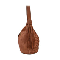 Borsa da spalla con tracolla in vera pelle intrecciata effetto vintage tinto lavato in capo