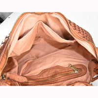 Borsa da spalla con tracolla in vera pelle intrecciata effetto vintage tinto lavato in capo