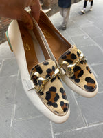 Mocassini scarpe donna Divine Follie in vera pelle leopardo Beige Made in italy